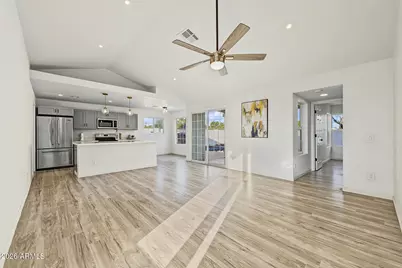 9809 N 67th Drive, Peoria, AZ 85345 - Photo 7