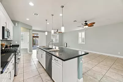 7202 W Southgate Avenue, Phoenix, AZ 85043 - Photo 9