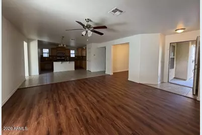 959 W Desert Hills Drive, San Tan Valley, AZ 85143 - Photo 5