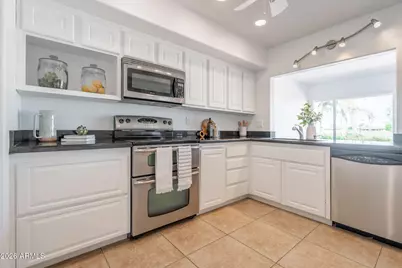 10740 W Tropicana Circle, Sun City, AZ 85351 - Photo 13