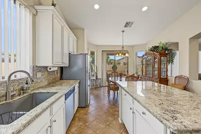 7407 S 25th Drive, Phoenix, AZ 85041 - Photo 9
