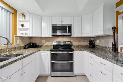 5812 N 12th Street #30, Phoenix, AZ 85014 - Photo 9