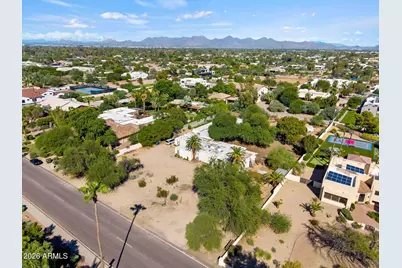 9827 N 56th Street, Paradise Valley, AZ 85253 - Photo 11