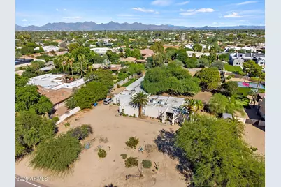 9827 N 56th Street, Paradise Valley, AZ 85253 - Photo 1