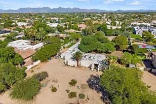 9827 N 56th St, Paradise Valley, AZ 85253 - Photo 1