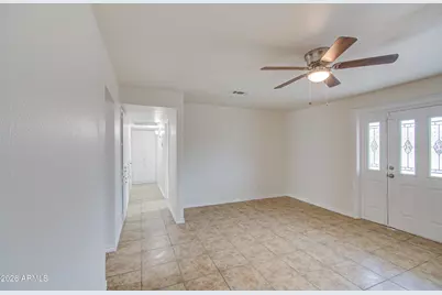 2260 W Pecan Road, Phoenix, AZ 85041 - Photo 9