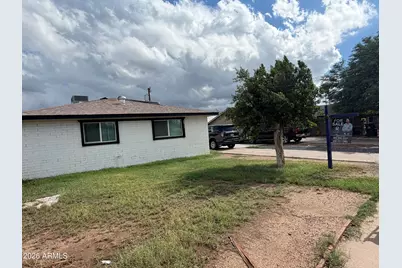 2911 N 53rd Lane, Phoenix, AZ 85031 - Photo 3
