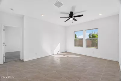 7801 N 79th Avenue, Glendale, AZ 85303 - Photo 9