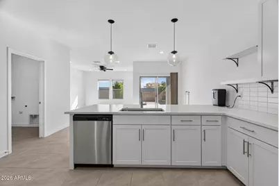 7801 N 79th Avenue, Glendale, AZ 85303 - Photo 5