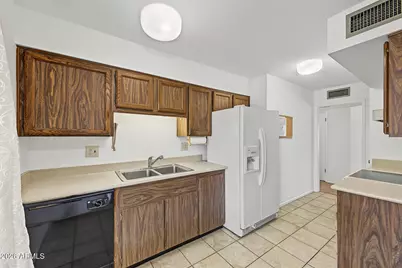 13018 N 98th Avenue, Sun City, AZ 85351 - Photo 11
