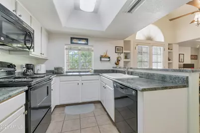 1333 E Morten Avenue #213, Phoenix, AZ 85020 - Photo 11