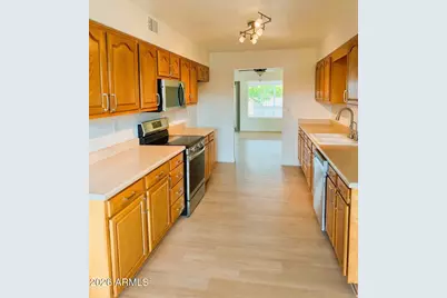 10537 W Desert Forest Circle, Sun City, AZ 85351 - Photo 7