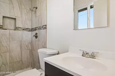 2132 W Laurel Lane, Phoenix, AZ 85029 - Photo 17