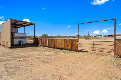 24906 W Lone Mountain Road, Morristown, AZ 85342 - Photo 33