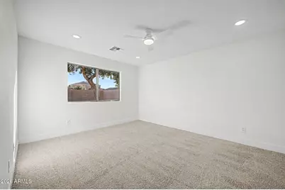 1055 E Vernoa Street, San Tan Valley, AZ 85140 - Photo 9