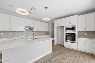 10220 N 49th Avenue, Glendale, AZ 85302 - Photo 5