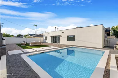 8707 E Oak Street, Scottsdale, AZ 85257 - Photo 1