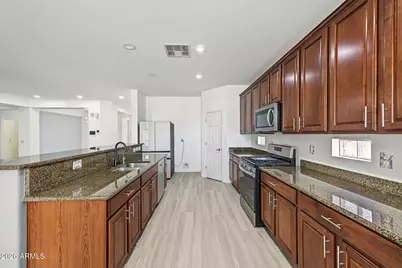 4022 E Washington Avenue, Gilbert, AZ 85234 - Photo 13