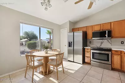11162 W Manzanita Drive, Peoria, AZ 85345 - Photo 5