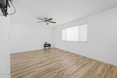 10424 N Balboa Drive, Sun City, AZ 85351 - Photo 9