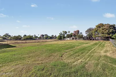 6445 W Vineyard Road, Laveen, AZ 85339 - Photo 9