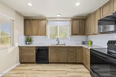 10536 W Clair Drive, Sun City, AZ 85351 - Photo 17