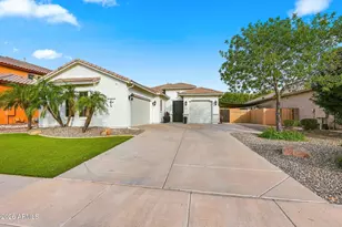 6945 S Sapphire Way, Chandler, AZ 85249 - Photo 1