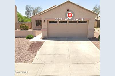 22071 W Mohave Street - Photo 1