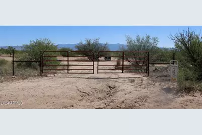 13620 S Grimmett Road, Pearce, AZ 85625 - Photo 1
