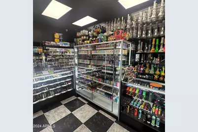 0000 W Xxxxxxxxx Avenue, Glendale, AZ 85301 - Photo 1