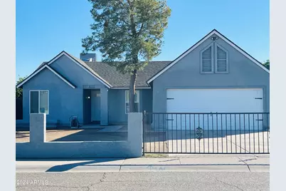 6135 W Belleview Street, Phoenix, AZ 85043 - Photo 1