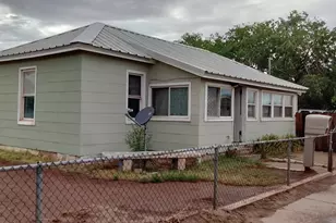 901 N Prairie Ave, Winslow, AZ 86047 - Photo 1