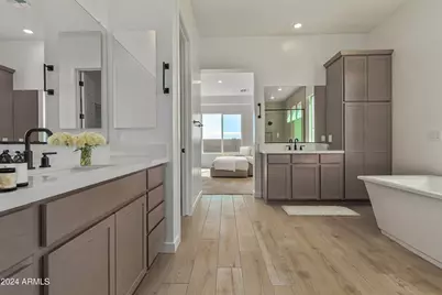 13637 W Hackamore Drive, Peoria, AZ 85383 - Photo 11