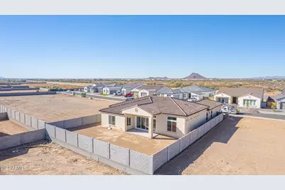 13637 W Hackamore Drive, Peoria, AZ 85383 - Photo 3