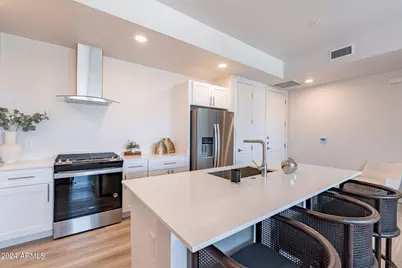 3131 N Central Avenue #5022, Phoenix, AZ 85012 - Photo 1