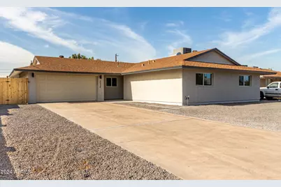 5534 N 42nd, Phoenix, AZ 85019 - Photo 1
