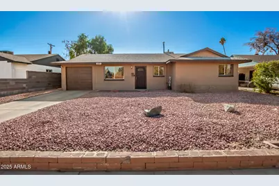 8201 W Clarendon, Phoenix, AZ 85033 - Photo 1