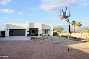 2252 E South Mountain, Phoenix, AZ 85042 - Photo 1