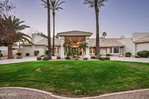 9128 N 70th St, Paradise Valley, AZ 85253 - Photo 1