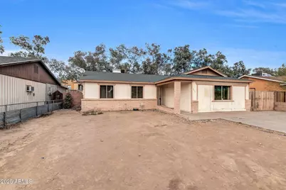 6132 W Windsor, Phoenix, AZ 85033 - Photo 1