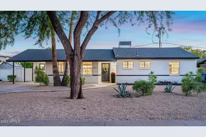 1011 E Cavalier, Phoenix, AZ 85014 - Photo 1