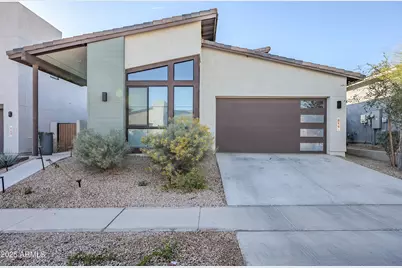 819 E Hopi, Phoenix, AZ 85042 - Photo 1