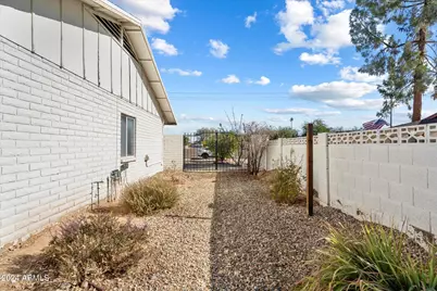 18256 N 75th Avenue, Glendale, AZ 85308 - Photo 21