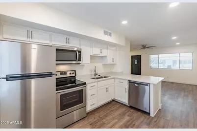 749 E Montebello, Phoenix, AZ 85014 - Photo 1