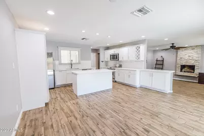 131 E La Jolla, Tempe, AZ 85282 - Photo 1
