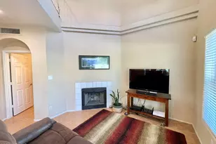 10249 N 12th Pl, Phoenix, AZ 85020 - Photo 9