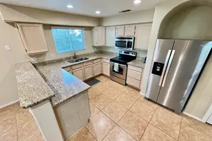 10249 N 12th Pl, Phoenix, AZ 85020 - Photo 17