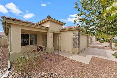 10817 W Wilshire Drive, Avondale, AZ 85392 - Photo 1