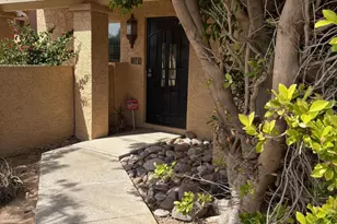 817 E North Ln E, Phoenix, AZ 85020 - Photo 1