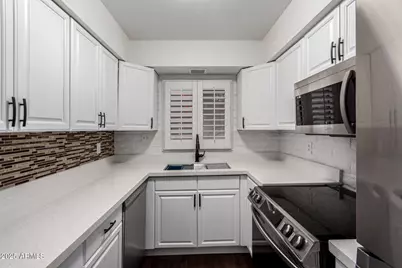 3046 N 32nd Street #328, Phoenix, AZ 85018 - Photo 13